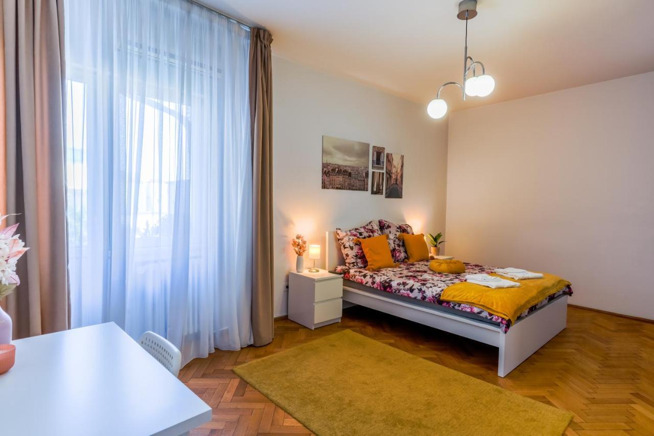Ultracentral Golden Gatehouse 3 Bdrm Bucureşti Eksteriør bilde