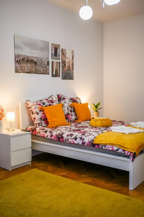 Ultracentral Golden Gatehouse 3 Bdrm Bucureşti Eksteriør bilde